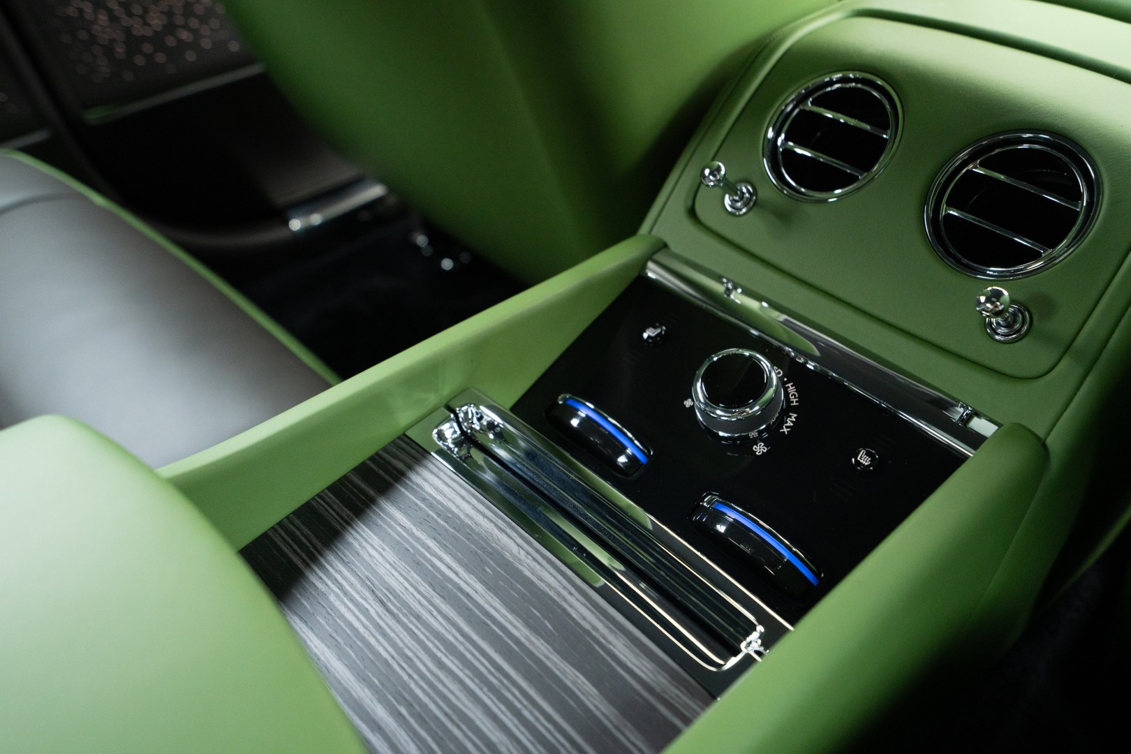2024 ROLLS ROYCE SPECTRE. GCC. WARRANTY SERVICE. FULL OPTION.